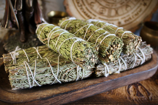 Rosemary Smudge Stick - Herbal Cleansing Bundle for Rituals & Meditation
