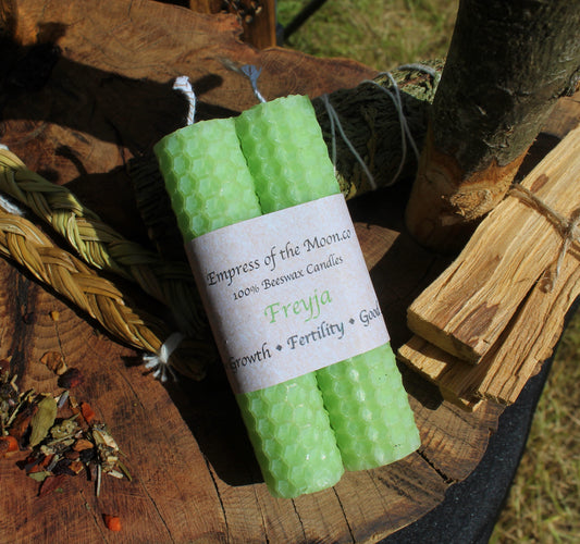 Freyja - Mint Beeswax Spell Candles