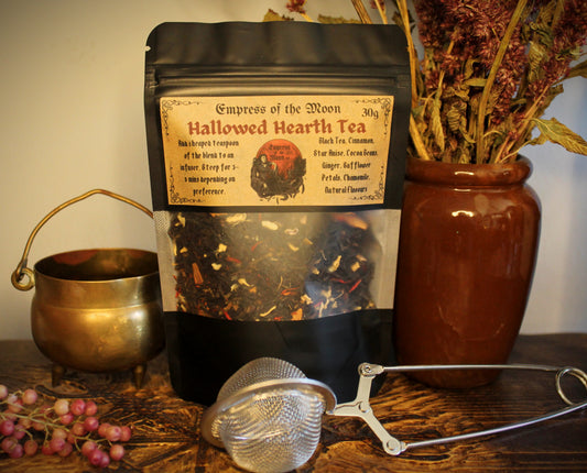 Hallowed Hearth Loose Tea 30g - Black Tea with Cinnamon, Star Anise, Cocoa & Ginger for Cosy Autumn Evenings and Rituals
