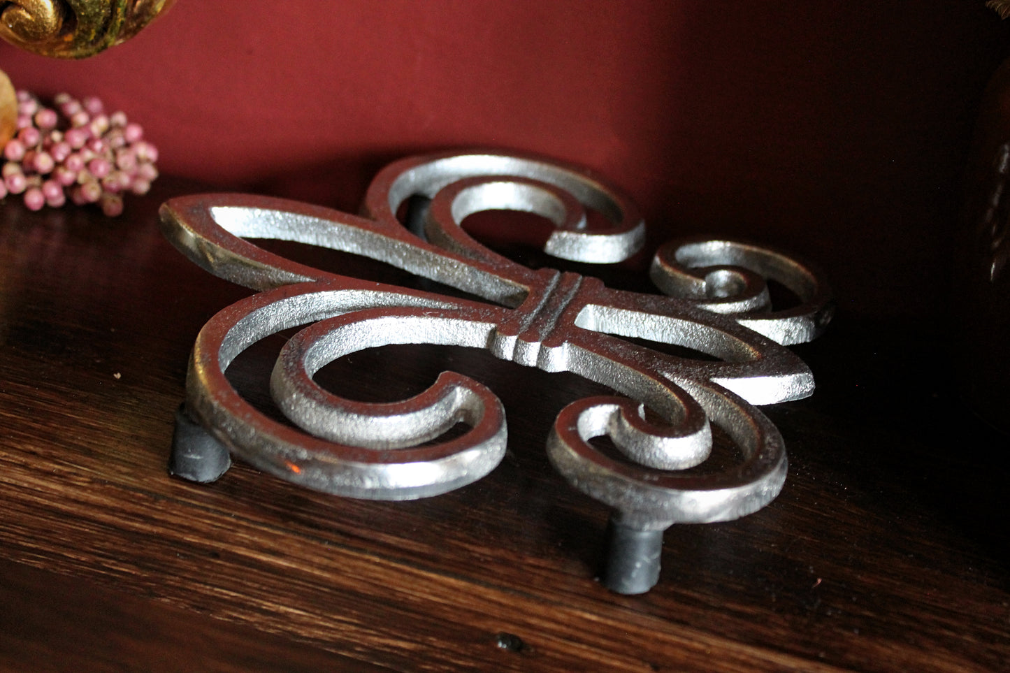 Fleur de Lis Trivet Stand