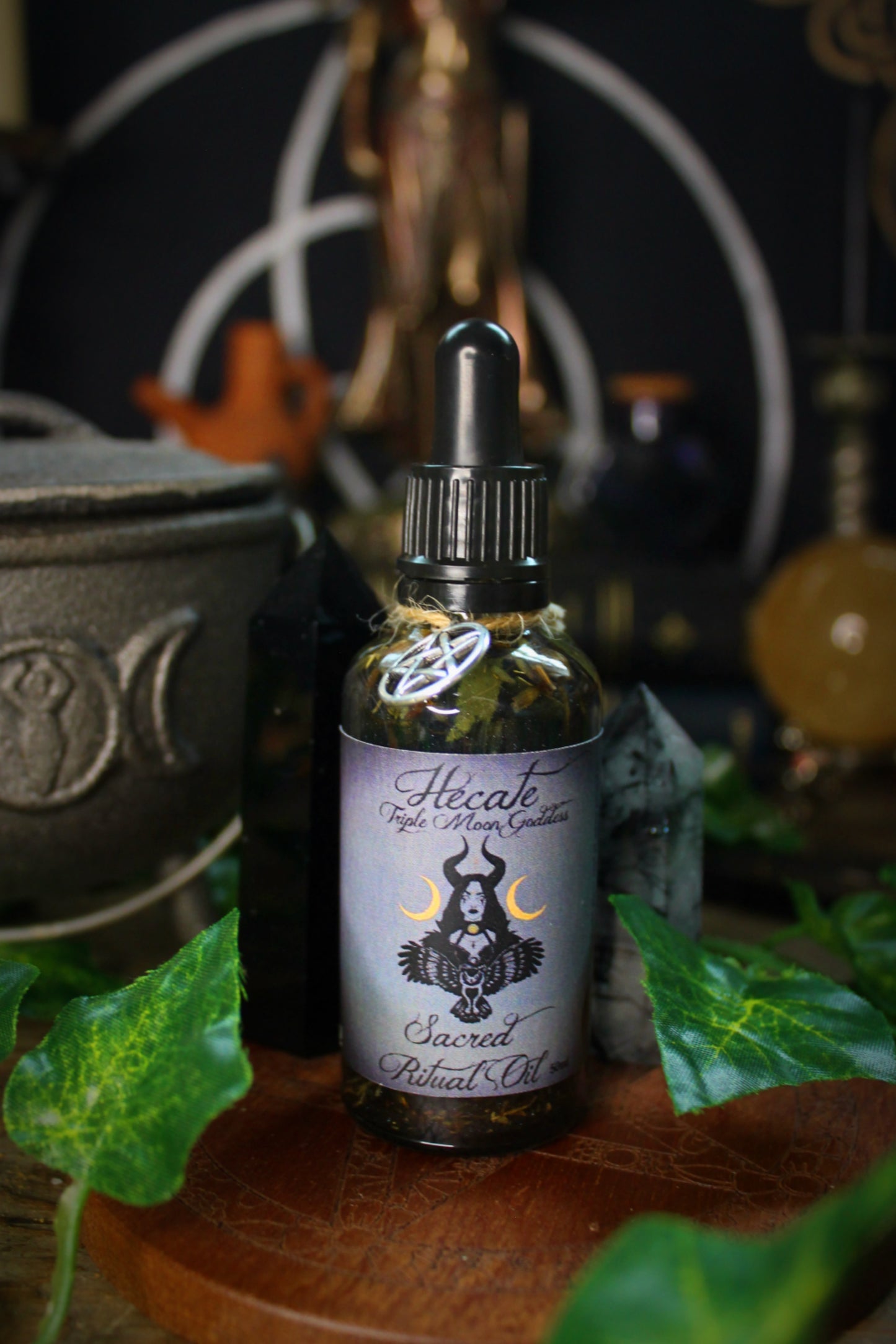 Hecate Sacred Ritual Oil